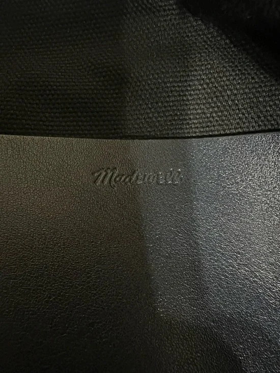 Madewell Essential Curve Shoulder Bag. Navy S - Picture 14 of 16